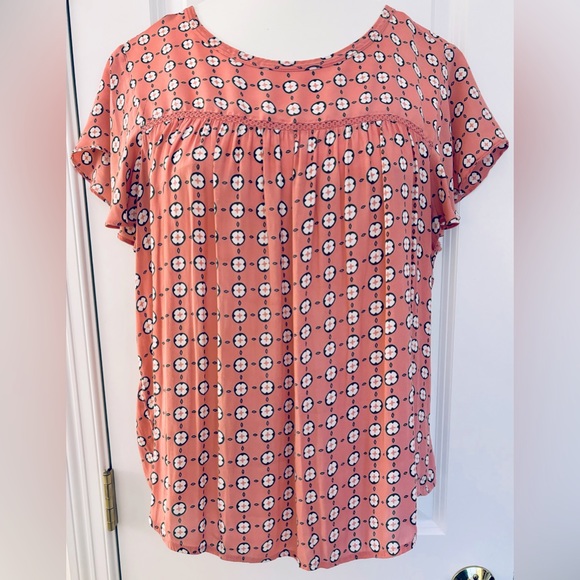 Ava & Viv Tops - AVA & VIV blouse size 1X pink/peach w/ brown & white floral & lace on bodice